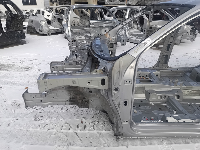 Четверть передняя левая VW Tiguan 18-24 на кузове, серебро