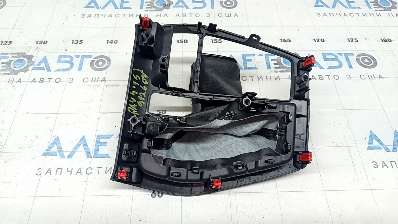 Накладка шифтера КПП Toyota Rav4 19-24 черная, с чехлом, потерта