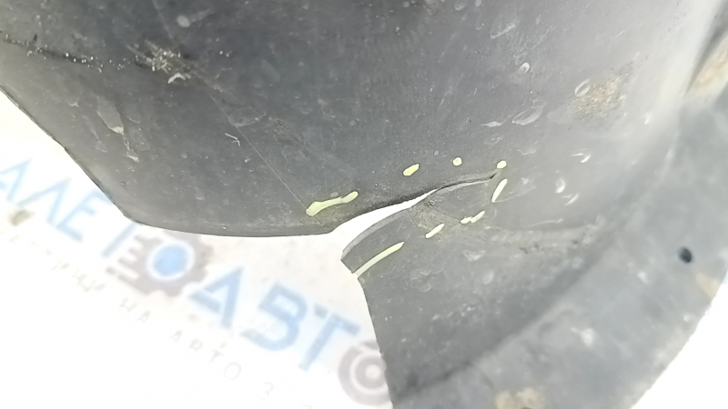 Căptușeală aripă față dreapta pentru Ford Fusion mk5 17-20, ruptă, crăpată