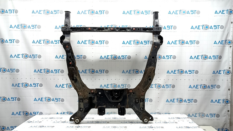 Подрамник передний Ford Fusion mk5 13-20 ржавый, примят