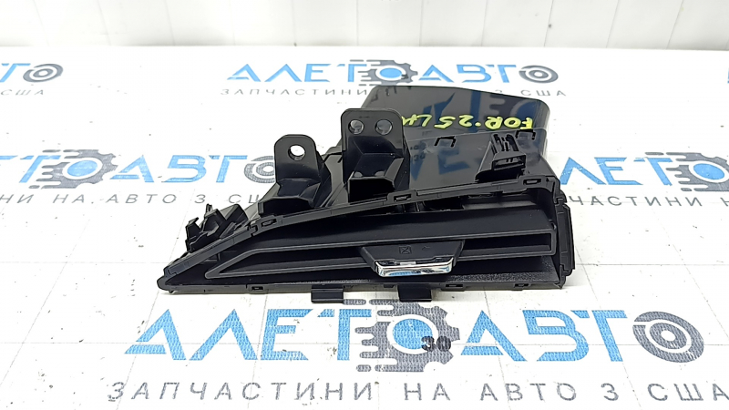 Дефлектор воздуховод передней панели центральный левый Subaru Forester 25-26 черный