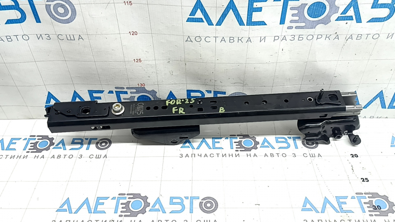 Салазка водительского сиденья правая Subaru Forester 25-26 электро, без каркаса