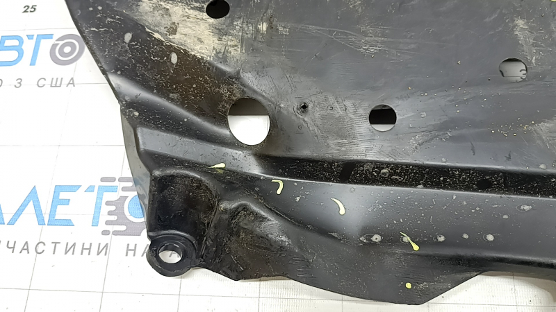 Защита бензобака левая Subaru Forester 25-26 замята, надрывы