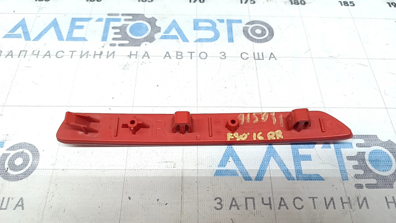 Отражатель задний правый BMW 3 F30 16-18 царапины