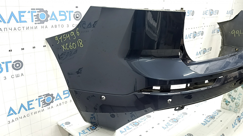 Бампер задний голый Volvo XC60 18-21 под парктроники и BSM и park assist, синий, царапины