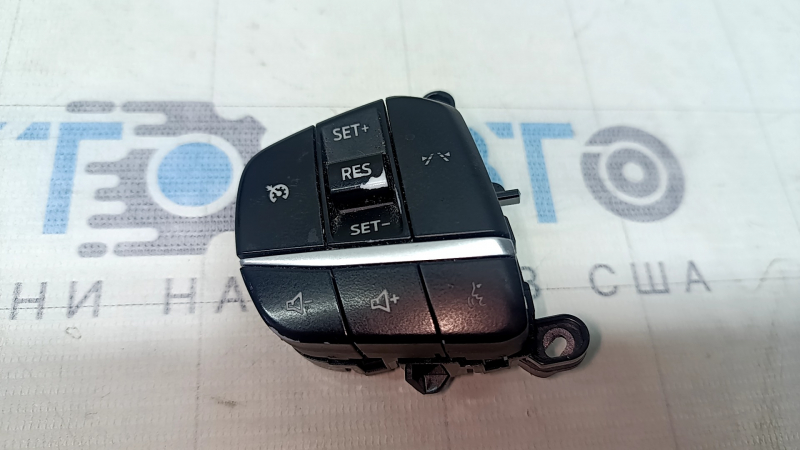 Кнопки управления на руле левые Ford Escape MK4 23-26 под удержание полосы, потерта