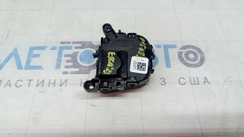 Кнопки управления на руле левые Ford Escape MK4 23-26 под удержание полосы, потерта