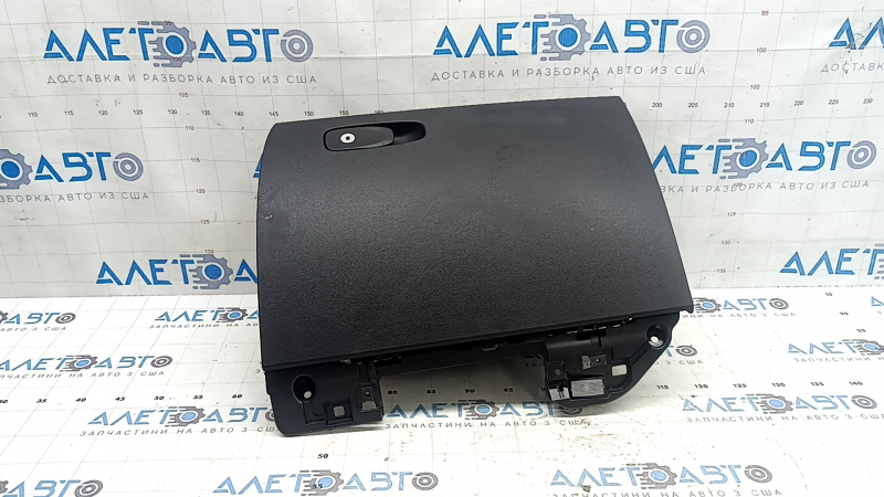 Перчаточный ящик, бардачок Volvo XC60 18-26 черный с замком, 2 части, пятна