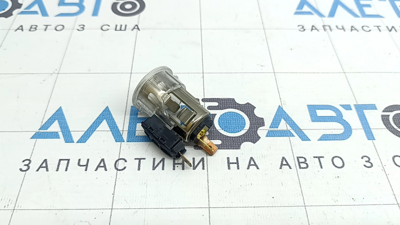 Прикуриватель центральной консоли Volvo XC60 18-26 с подсветкой