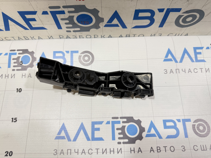 Крепление переднего бампера правое под фарой Dodge Durango 14-26