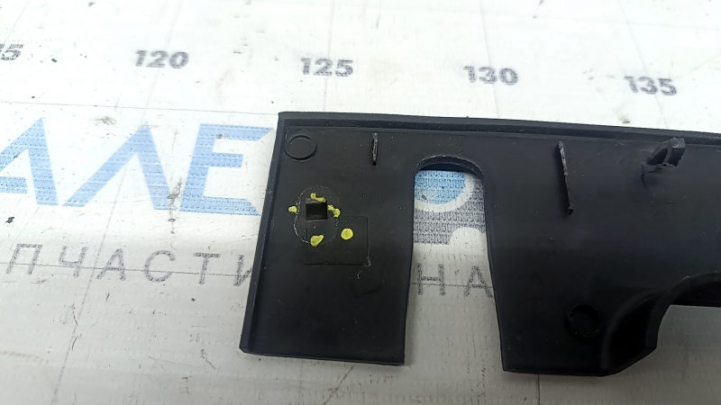 Garnitură de etanșare aripă capotă stânga pentru Audi A5 F5 18-25, exterior, plastic, elemente de fixare rupte