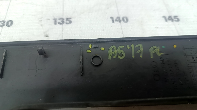 Garnitură de etanșare aripă capotă stânga pentru Audi A5 F5 18-25, exterior, plastic, elemente de fixare rupte