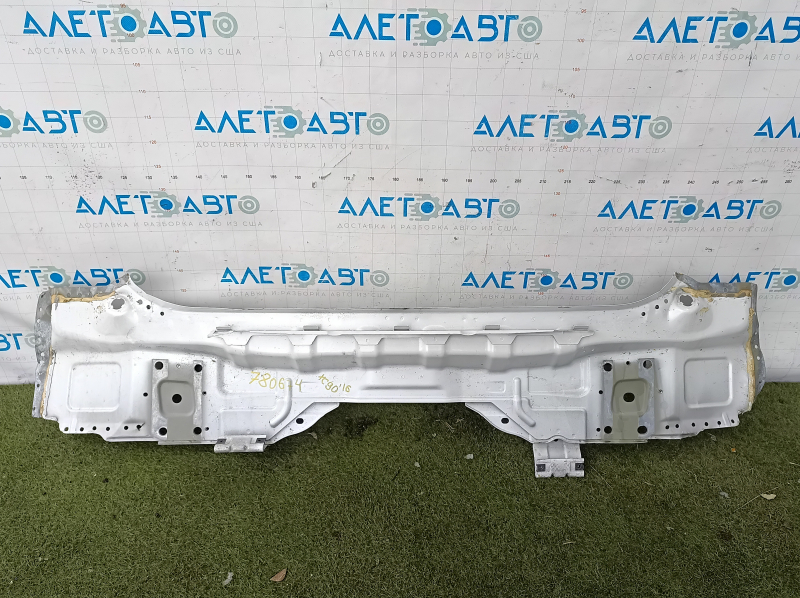 Задняя панель Volvo XC90 16-26 отпилена, белая