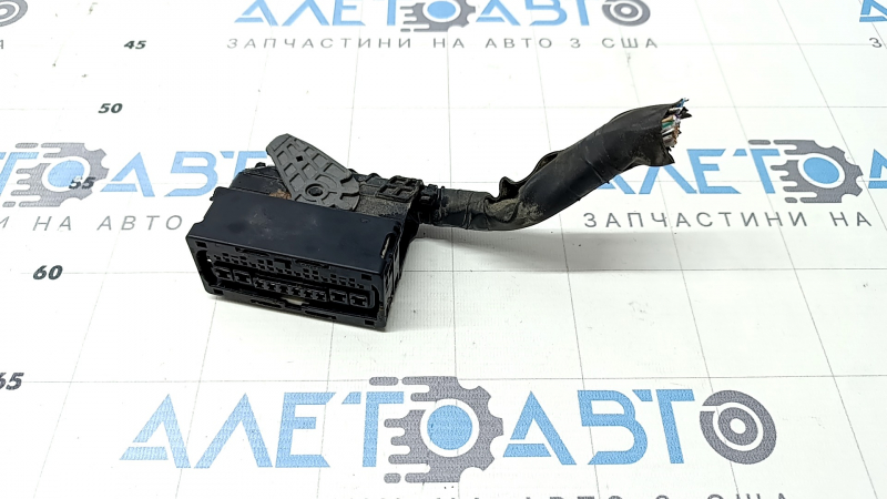 Фишка на блок ABS Toyota Camry v70 18-19 hybrid