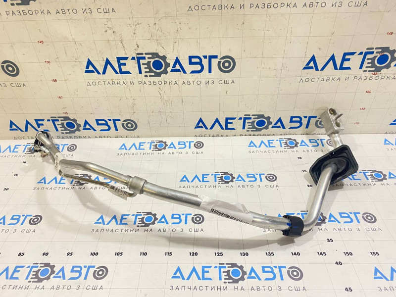 Трубка кондиционера компрессор-печка вторая Audi A4 B9 17-20 2.0T