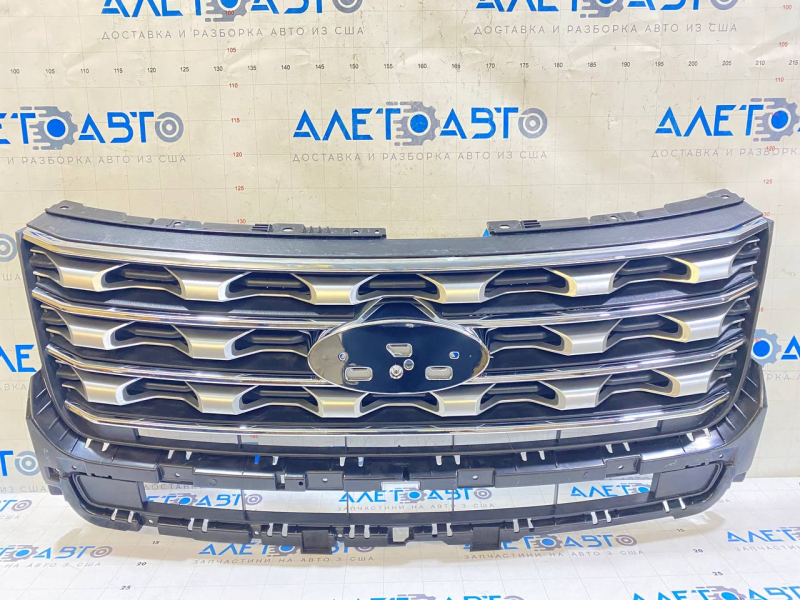 Решетка радиатора grill Ford Explorer 16-17 рест серая