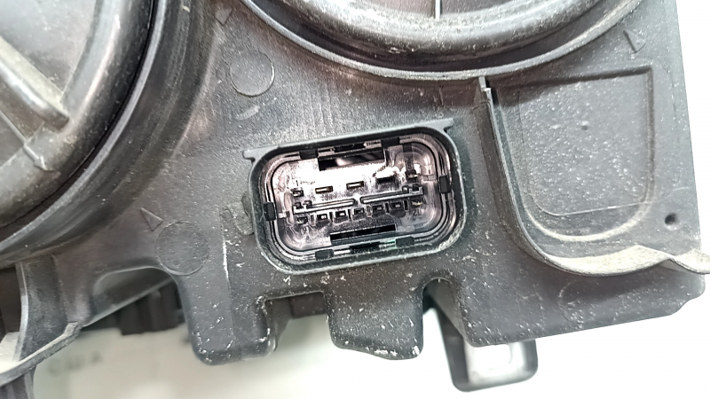 Фара передняя левая BMW X3 F25 15-17 галоген, потерта