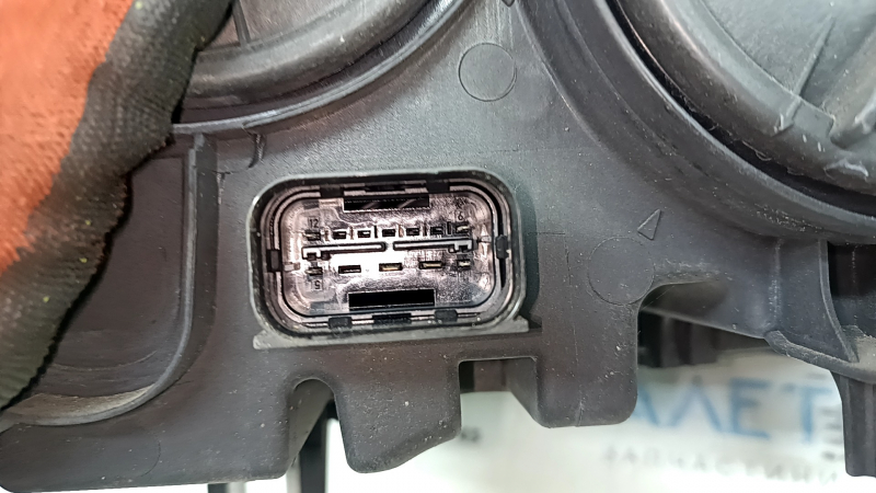 Фара передняя правая BMW X3 F25 15-17 галоген, царапина