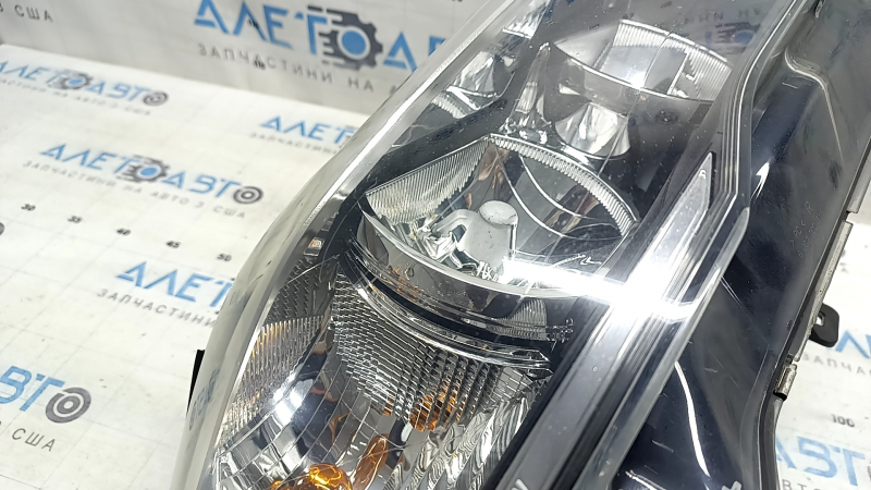 Фара передняя правая BMW X3 F25 15-17 галоген, царапина