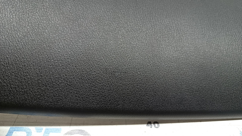 Обшивка двери багажника верхняя Mazda CX-5 17-24 черная, потерта