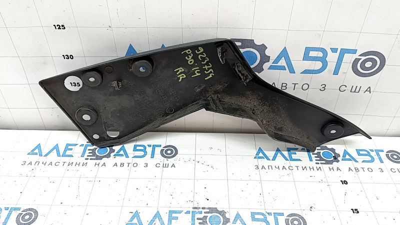 Губа заднего бампера правая Toyota Prius 30 10-15 структура, царапины