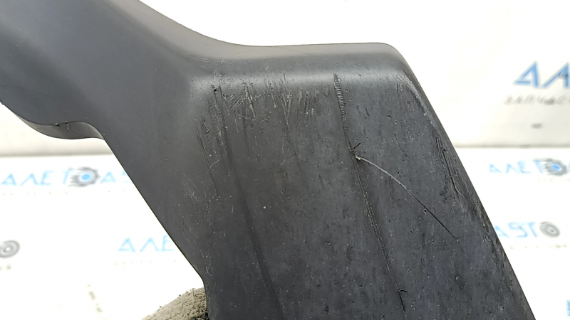 Губа заднего бампера правая Toyota Prius 30 10-15 структура, царапины