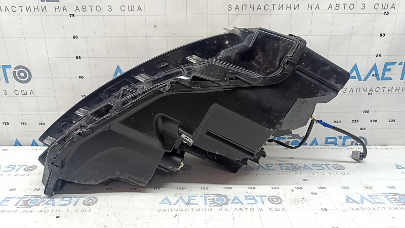 Фара передняя левая Nissan Rogue 21-26 LED S, царапина