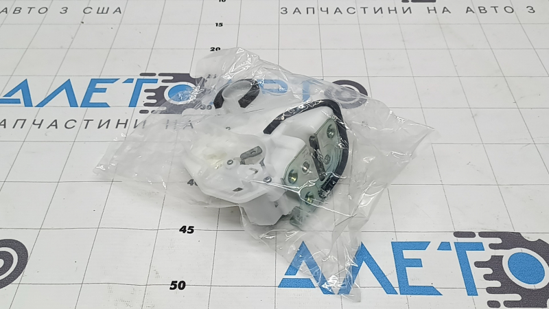 Замок двери передней правой Mitsubishi Eclipse Cross 18-26 keyless