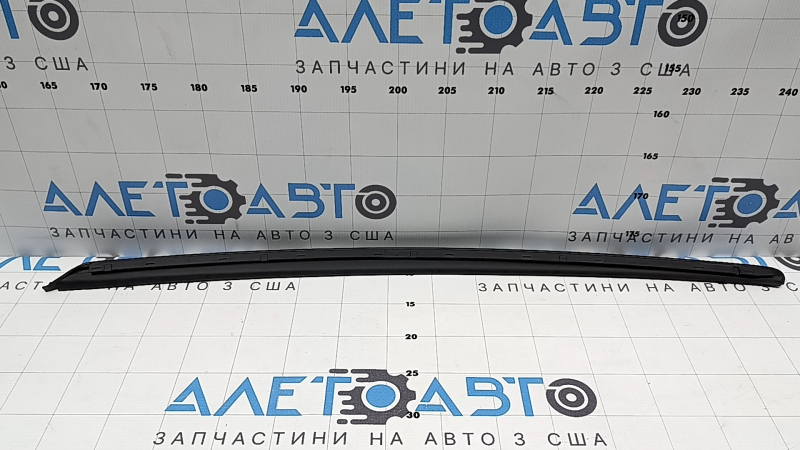 Молдинг лобового стекла левый Audi A4 B9 17-25