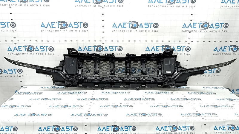 Решетка радиатора grill в сборе Jeep Grand Cherokee WL 21-26 тип 1, черный глянец, хром, царапины, отходит молдинг