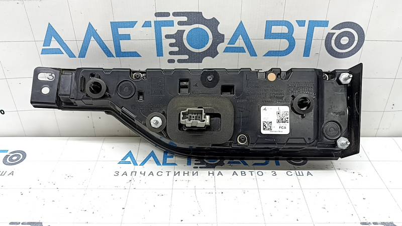 Фонарь внутренний дверь багажника левый Jeep Grand Cherokee WL 22-26 LED