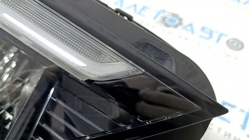Фара передняя правая Honda Accord 23-26 LED, царапины, тычка