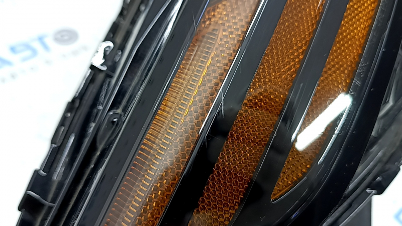 Фара передняя правая Honda Accord 23-26 LED, царапины, тычка