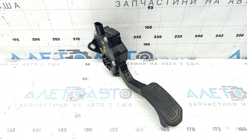 Педаль газа Toyota Rav4 13-18