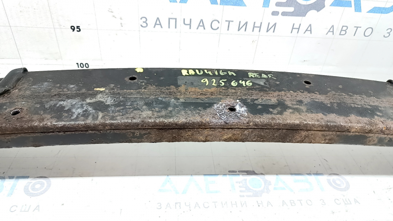 Усилитель заднего бампера Toyota Rav4 13-18 сталь, ржавый