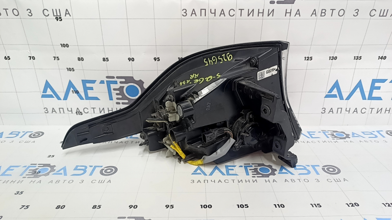 Фонарь внешний крыло правый Kia Sportage 23-25 галоген, потерт