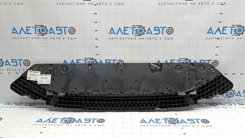 Защита переднего бампера Audi A4 B9 19 сломаны направляющие