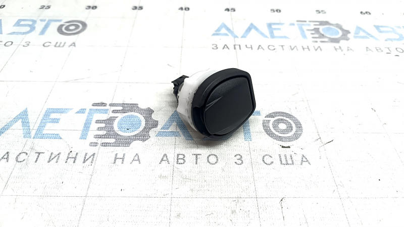 Прикуриватель багажника Mercedes H247 GLA 20-26