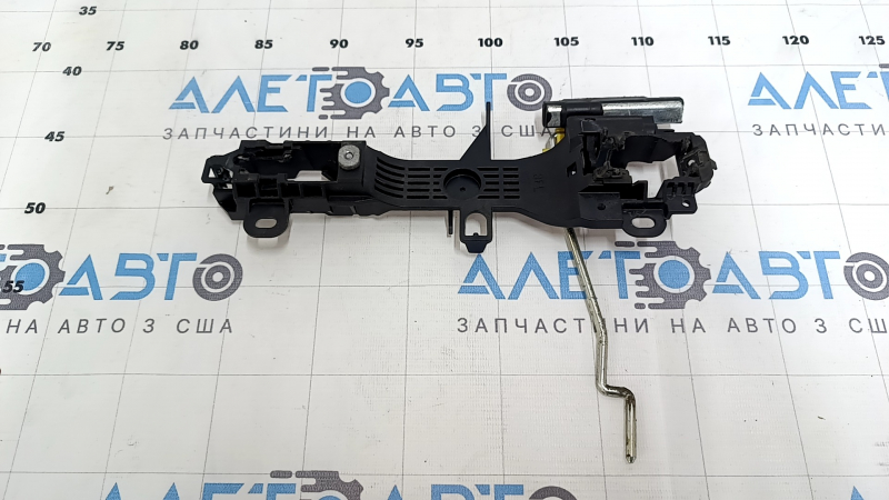 Механизм ручки двери передней левой Toyota Rav4 13-18 keyless