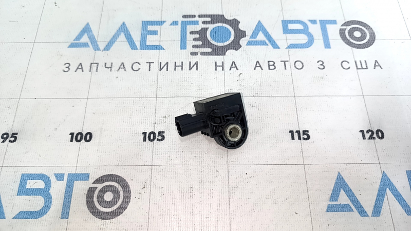 Датчик подушки безопасности задний правый Kia Sorento 10-15