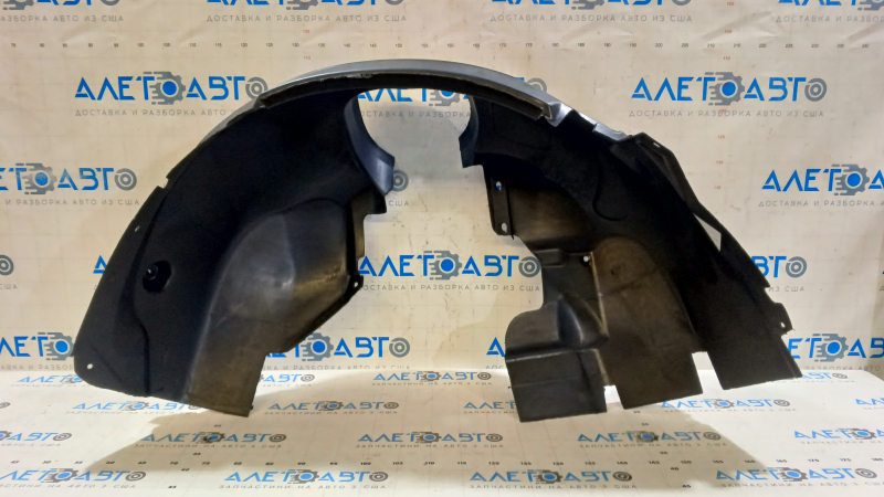 Подкрылок передний правый Ford Focus mk3 11-18