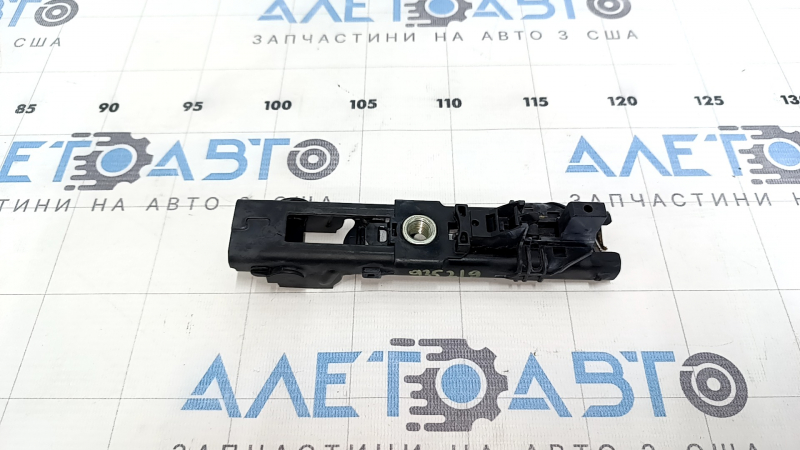 Регулятор высоты ремня безопасности передний правый Audi A3 8V 15-20 4d, 5d, пропил