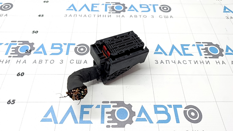 Фишка на блок ECU компьютер двигателя Hyundai Tucson 22-26 1.6T HEV красная