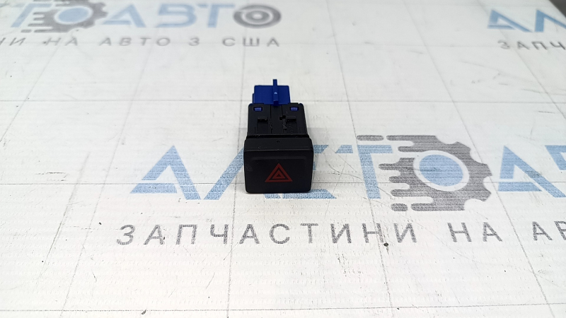 Кнопка аварийки VW Jetta 19-26