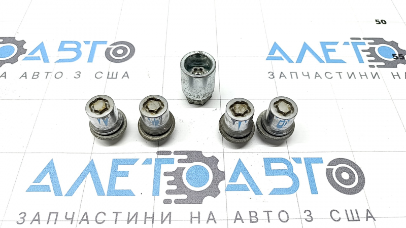 Гайка колесная секретка комплект d21 M12x1.5 Lexus CT200h 11-17