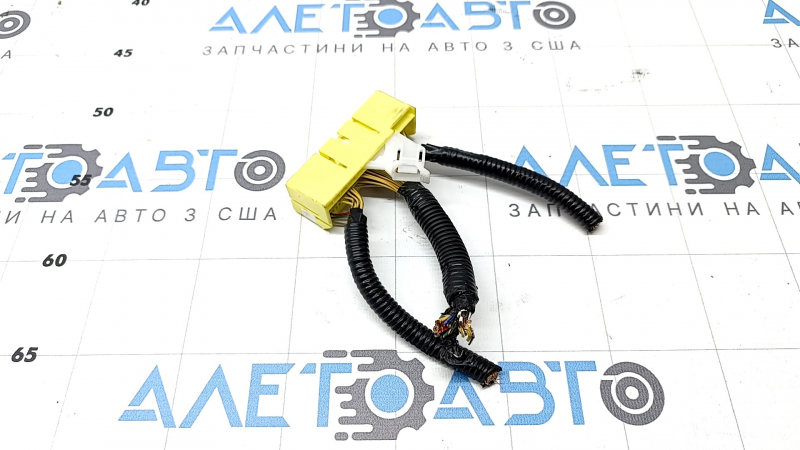 Фишка на модуль srs airbag компьютер подушек безопасности Lexus CT200h 15-17