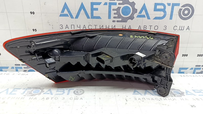 Фонарь внешний крыло правый VW Jetta 20-26 царапины