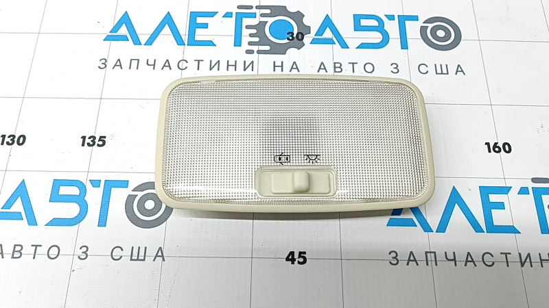 Плафон освещения задний Lexus CT200h 14-17 бежевый
