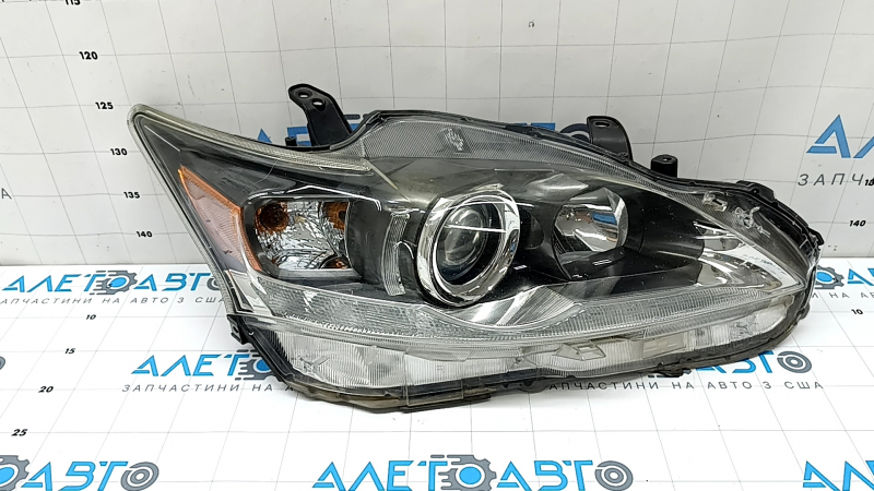 Фара передняя правая Lexus CT200h 12-17 галоген, под полировку