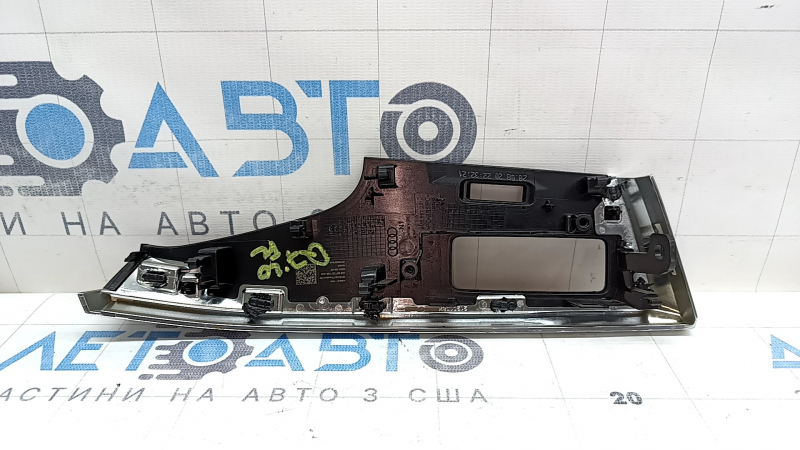 Накладка передней панели левая верхняя Audi Q7 20-26 черный глянец